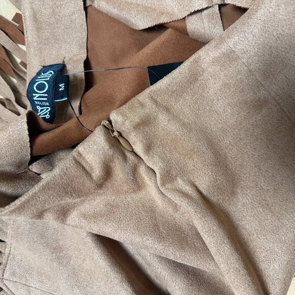 New NWT Relish NoLess Fringe Faux Suede Mini Skirt Size Medium - Picture 8 of 11